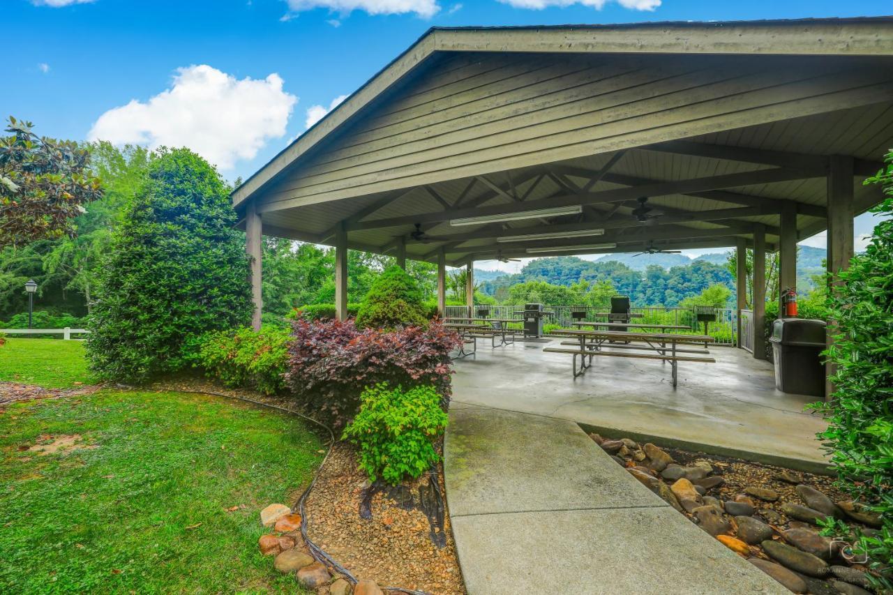 A Peaceful Retreat Whispering Pines 622 Daire Pigeon Forge Dış mekan fotoğraf
